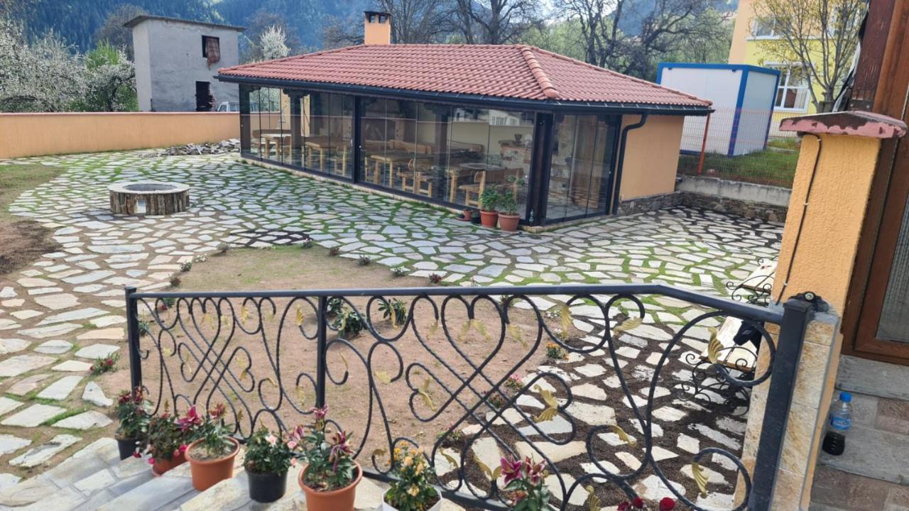 Guesthouse Nefertiti Смолян Экстерьер фото