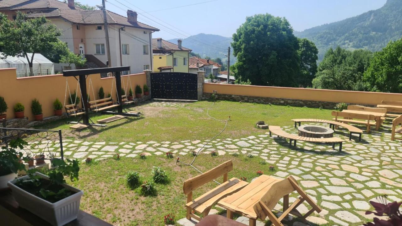 Guesthouse Nefertiti Смолян Экстерьер фото